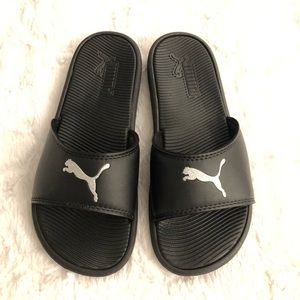 Women’s Black Puma Sz 9